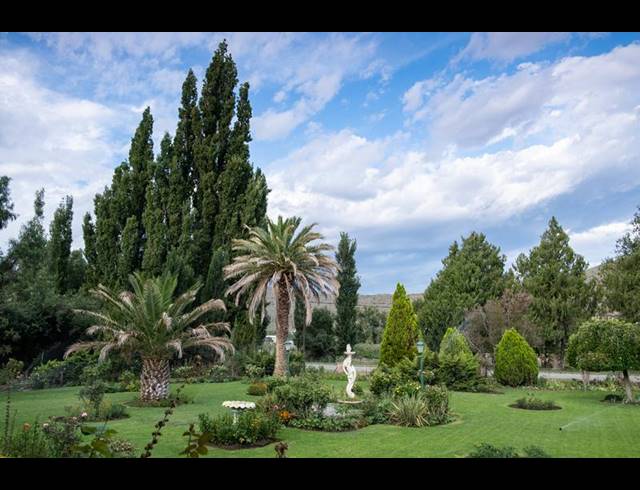 4 BEDROOM HOUSE FOR SALE IN NIEU BETHESDA